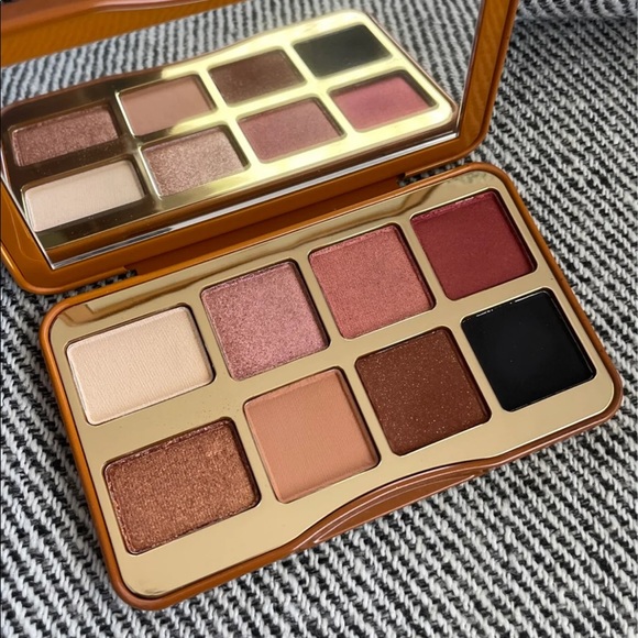 Too Faced Kitty Likes to Scratch eye shadow palette - Picture 2 of 8